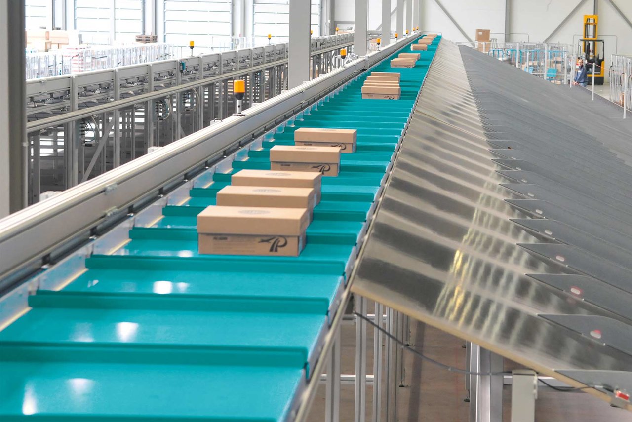 BOWE INTRALOGISTICS OptiSorter loop sorter 